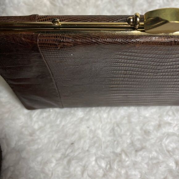 Vintage Brown Snake skin print handbag with antique gold tone hardwares. - Picture 12 of 15